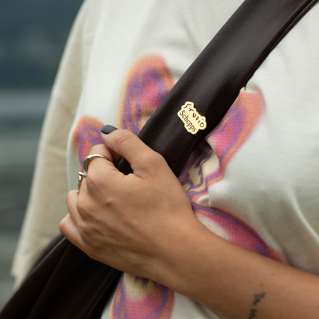 Crossbag inkl. Studio Schepps Pin